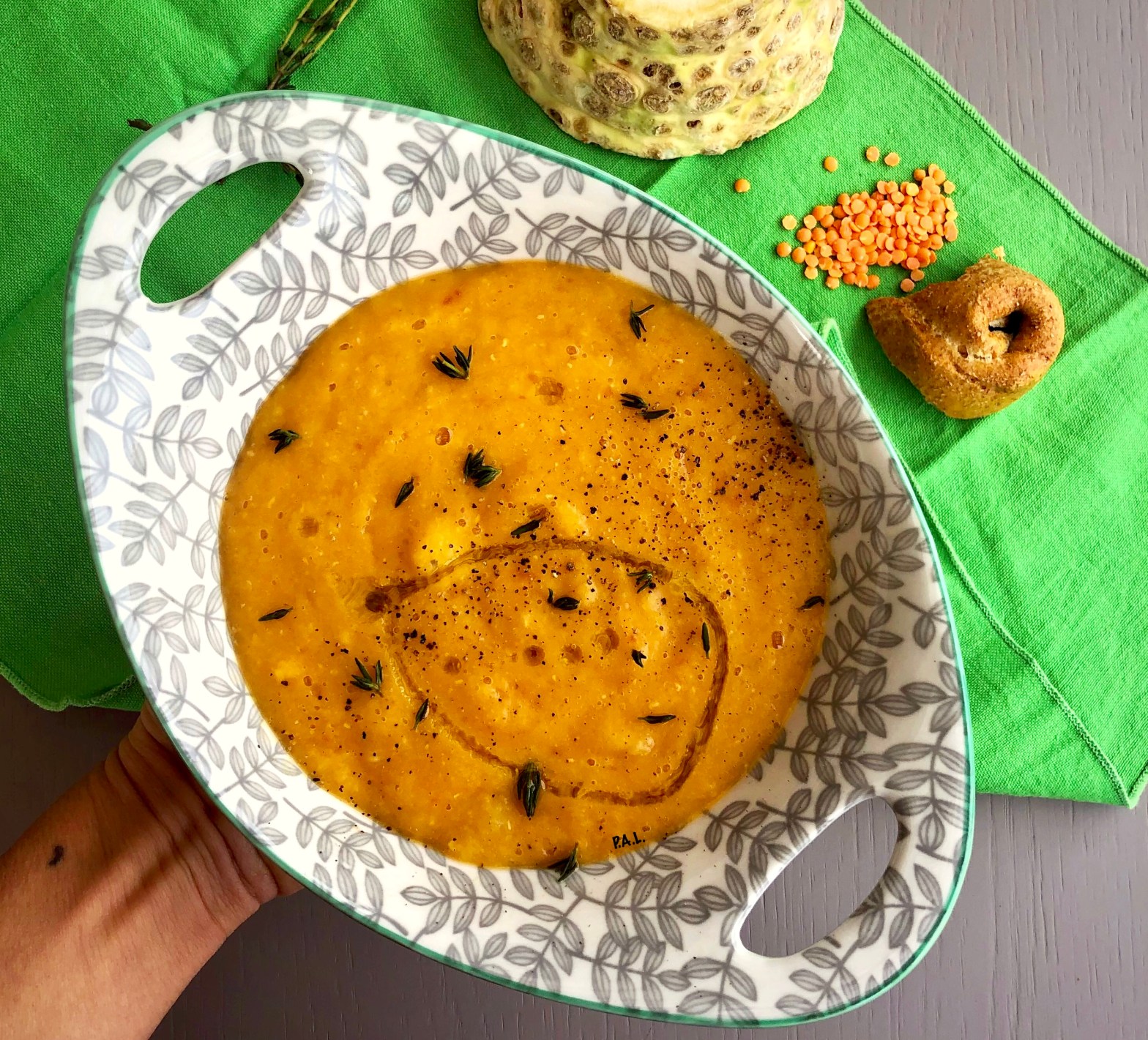 Passato di sedano rapa e lenticchie rosse