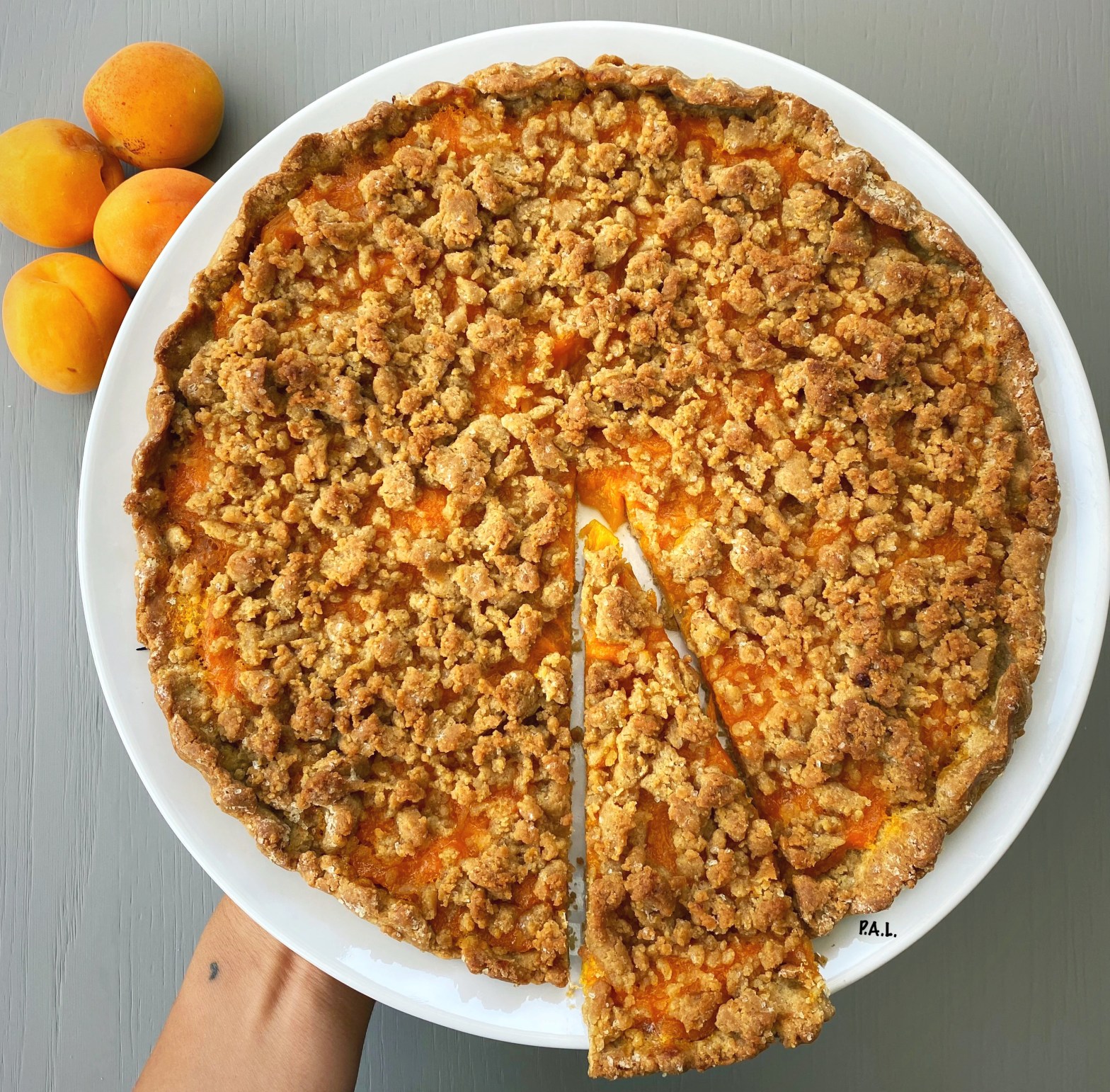 Sbriciolata integrale con albicocche&nbsp;fresche